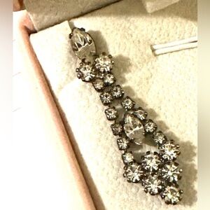 Sparkling vintage 60s/70s costume Rhinestone/ Metal Earrings, Rich Glamour